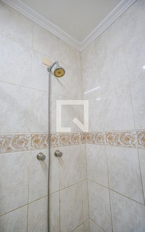 Casa à venda com 250m², 3 quartos e 3 vagas Casa à venda com 250m², 3 quartos e 3 vagasBanheiro social 2