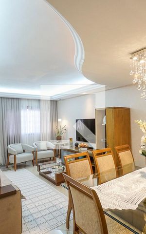 Casa à venda com 250m², 3 quartos e 3 vagas Casa à venda com 250m², 3 quartos e 3 vagasSala