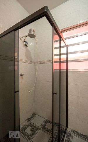 Casa à venda com 90m², 2 quartos e 6 vagas Casa à venda com 90m², 2 quartos e 6 vagasBanheiro