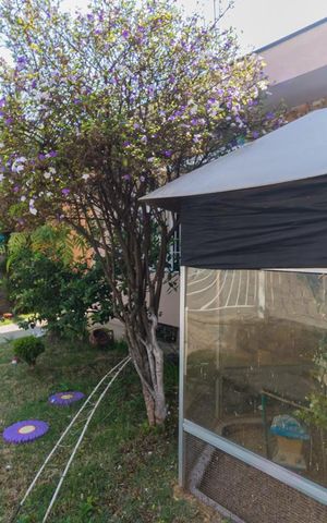 Casa à venda com 160m², 4 quartos e 6 vagas Casa à venda com 160m², 4 quartos e 6 vagasJardim