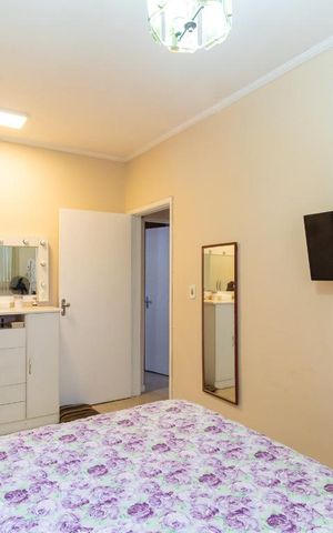 Casa à venda com 160m², 4 quartos e 6 vagas Casa à venda com 160m², 4 quartos e 6 vagasQuarto 2
