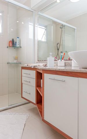 Apartamento à venda com 129m², 3 quartos e 2 vagas Apartamento à venda com 129m², 3 quartos e 2 vagasBanheiro da Suite
