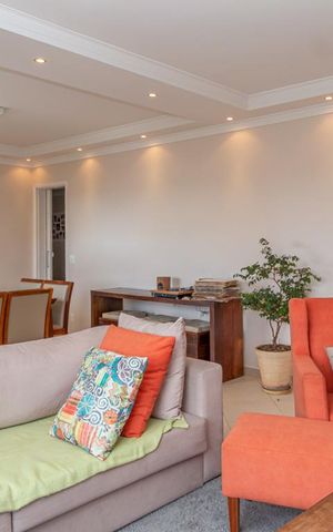 Apartamento à venda com 129m², 3 quartos e 2 vagas Apartamento à venda com 129m², 3 quartos e 2 vagasSala