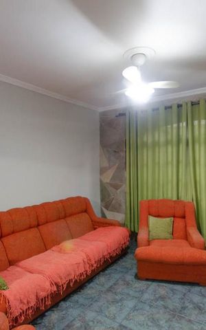 Casa à venda com 200m², 4 quartos e 2 vagasSala
