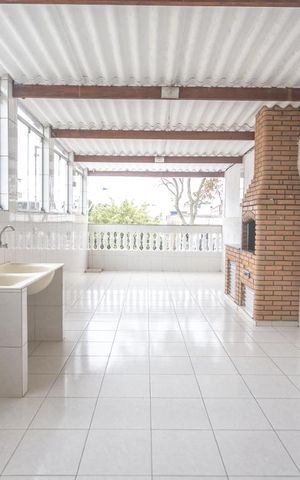 Casa à venda com 280m², 3 quartos e 2 vagas Casa à venda com 280m², 3 quartos e 2 vagasÁrea de serviço+ quintal