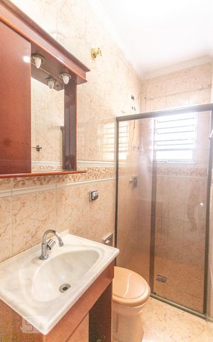 Casa à venda com 280m², 3 quartos e 2 vagas Casa à venda com 280m², 3 quartos e 2 vagasBanheiro