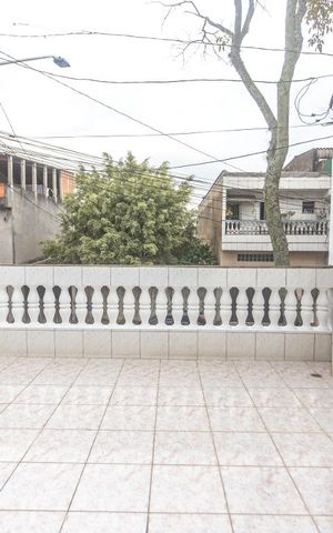 Casa à venda com 280m², 3 quartos e 2 vagas Casa à venda com 280m², 3 quartos e 2 vagasVaranda