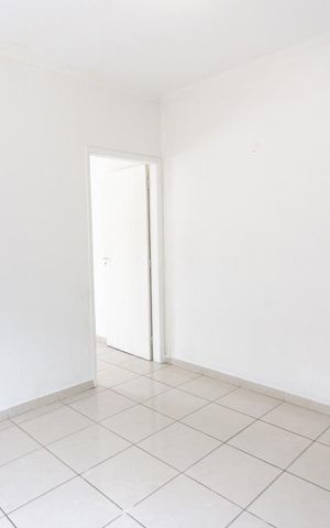 Casa à venda com 280m², 3 quartos e 2 vagas Casa à venda com 280m², 3 quartos e 2 vagasSala de estar