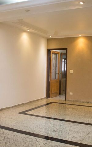 Casa à venda com 300m², 3 quartos e 8 vagas Casa à venda com 300m², 3 quartos e 8 vagasSala de Estar