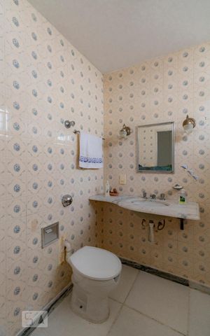 Casa para alugar com 403m², 5 quartos e 2 vagasBanheiro