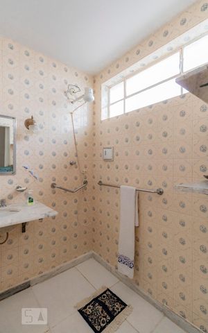Casa para alugar com 403m², 5 quartos e 2 vagasBanheiro