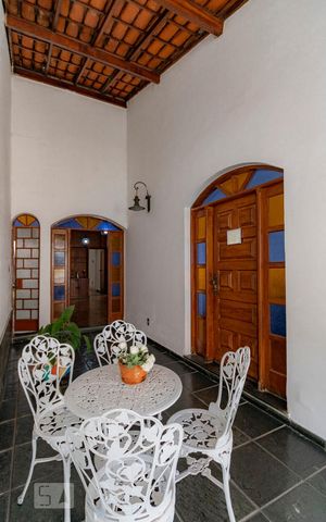 Casa para alugar com 403m², 5 quartos e 2 vagasÁrea externa