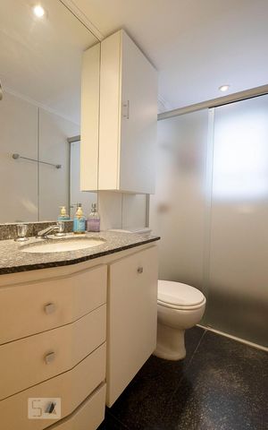 Apartamento à venda com 160m², 3 quartos e 2 vagas Apartamento à venda com 160m², 3 quartos e 2 vagasSuíte 3 - Banheiro
