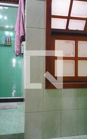 Casa à venda com 300m², 3 quartos e 4 vagasBanheiro Corredor