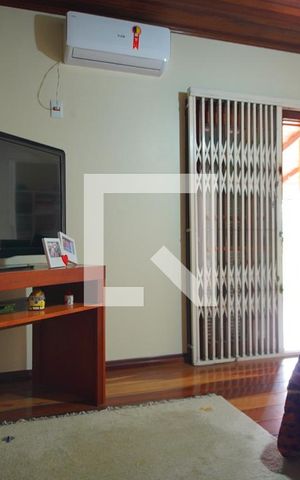 Casa à venda com 300m², 3 quartos e 4 vagasQuarto 1 - Suíte