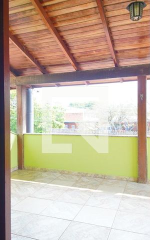 Casa à venda com 300m², 3 quartos e 4 vagasQuarto 1 - Suíte - Varanda