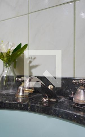 Casa à venda com 300m², 3 quartos e 4 vagasBanheiro Corredor - Torneira