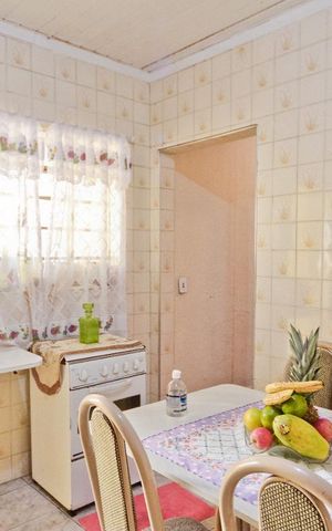 Casa à venda com 258m², 4 quartos e 3 vagas Casa à venda com 258m², 4 quartos e 3 vagasCozinha