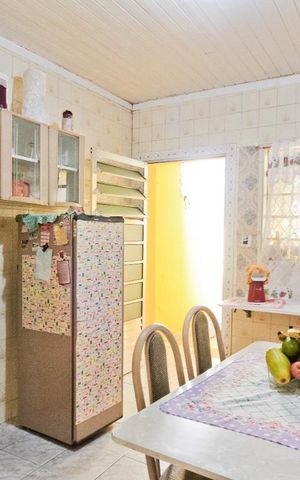 Casa à venda com 258m², 4 quartos e 3 vagas Casa à venda com 258m², 4 quartos e 3 vagasCozinha