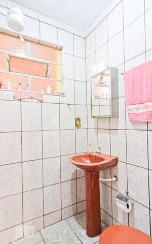 Casa à venda com 258m², 4 quartos e 3 vagas Casa à venda com 258m², 4 quartos e 3 vagasBanheiro