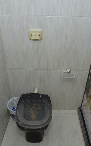 Casa à venda com 100m², 2 quartos e 1 vagaBanheiro