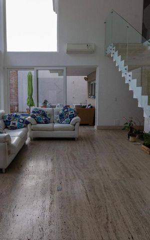 Casa à venda com 263m², 3 quartos e 2 vagas Casa à venda com 263m², 3 quartos e 2 vagasSala