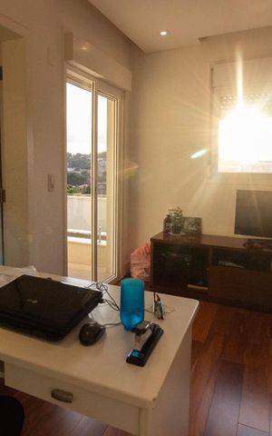 Casa à venda com 263m², 3 quartos e 2 vagas Casa à venda com 263m², 3 quartos e 2 vagasEscritório
