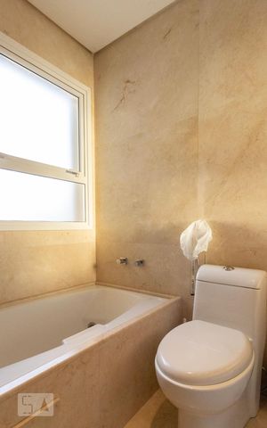 Casa à venda com 263m², 3 quartos e 2 vagas Casa à venda com 263m², 3 quartos e 2 vagasBanheiro