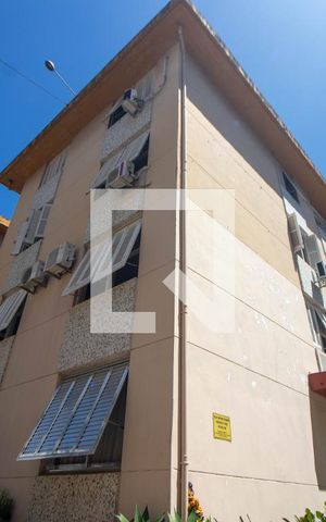 Apartamento à venda com 64m², 2 quartos e 1 vaga Apartamento à venda com 64m², 2 quartos e 1 vagaFachada do Bloco