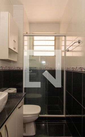 Apartamento à venda com 64m², 2 quartos e 1 vaga Apartamento à venda com 64m², 2 quartos e 1 vagaBanheiro