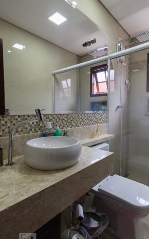 Casa à venda com 128m², 3 quartos e 5 vagas Casa à venda com 128m², 3 quartos e 5 vagasBanheiro