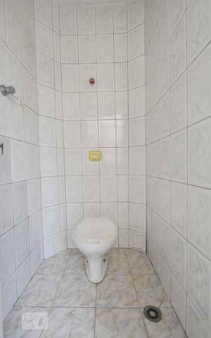 Apartamento para alugar com 75m², 1 quarto e sem vagaBanheiro de Serviços