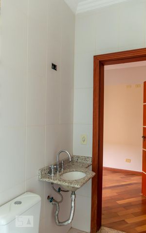 Casa à venda com 250m², 3 quartos e 6 vagasBanheiro da Suíte 2