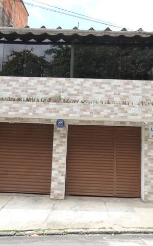 Casa à venda com 208m², 4 quartos e 2 vagasFachada