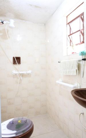 Casa à venda com 208m², 4 quartos e 2 vagasBanheiro casa 2