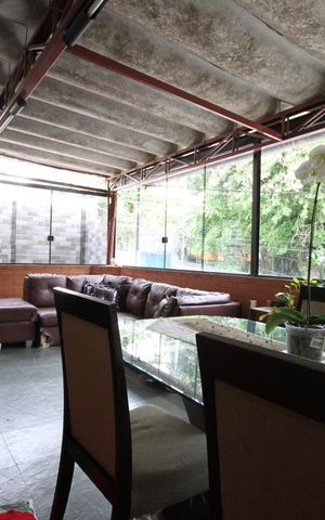 Casa à venda com 208m², 4 quartos e 2 vagasVaranda