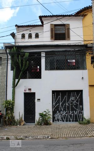 Casa à venda com 100m², 4 quartos e 1 vagaFachada
