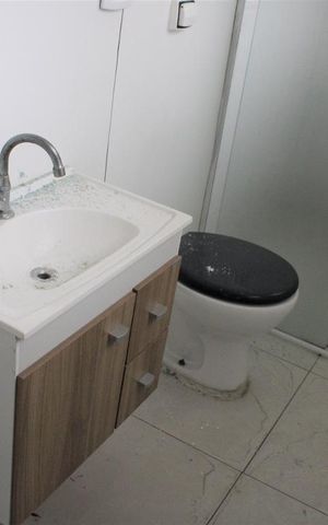 Casa à venda com 100m², 4 quartos e 1 vagaBanheiro da suíte