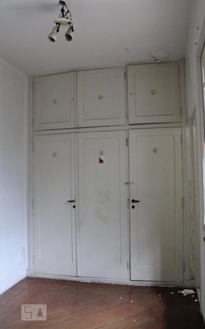 Casa à venda com 100m², 4 quartos e 1 vagaSuíte - armários