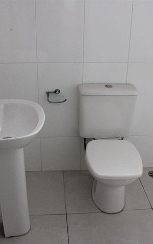 Casa à venda com 100m², 4 quartos e 1 vagaBanheiro social