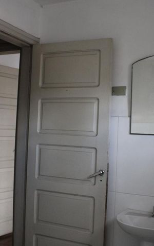 Casa à venda com 100m², 4 quartos e 1 vagaBanheiro social