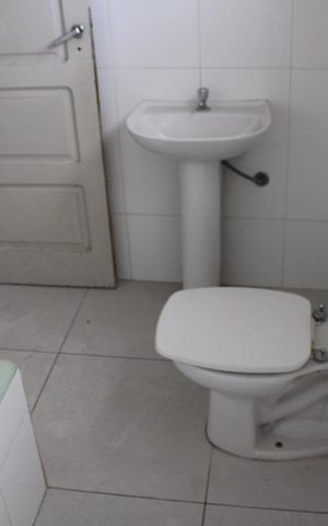 Casa à venda com 100m², 4 quartos e 1 vagaBanheiro social