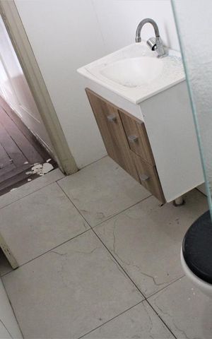 Casa à venda com 100m², 4 quartos e 1 vagaBanheiro da suíte