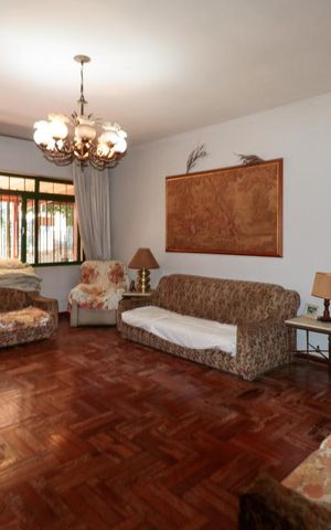 Casa à venda com 290m², 3 quartos e 4 vagas Casa à venda com 290m², 3 quartos e 4 vagasSala
