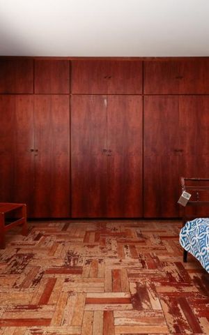 Casa à venda com 290m², 3 quartos e 4 vagas Casa à venda com 290m², 3 quartos e 4 vagasSuíte