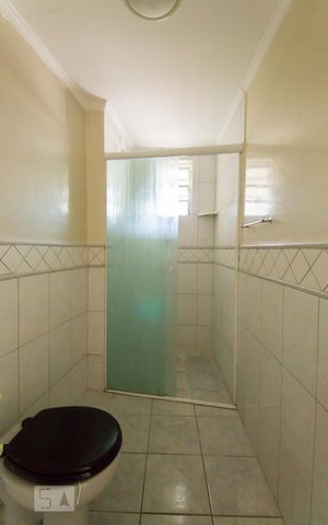 Apartamento para alugar com 68m², 2 quartos e sem vagaBanheiro