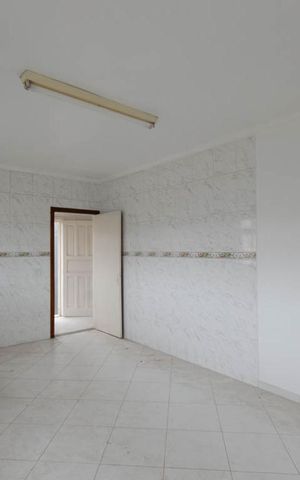Casa à venda com 280m², 4 quartos e 6 vagas Casa à venda com 280m², 4 quartos e 6 vagasCozinha