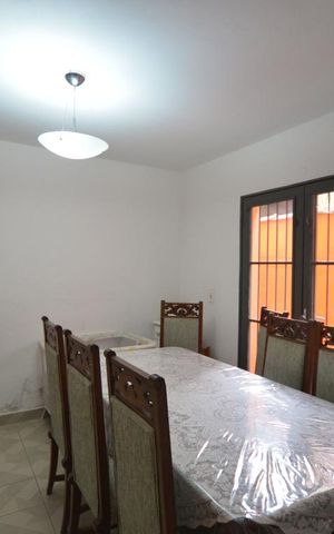 Casa à venda com 179m², 4 quartos e 2 vagas Casa à venda com 179m², 4 quartos e 2 vagasSala de Jantar