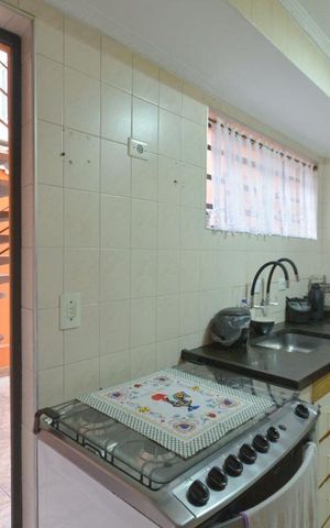 Casa à venda com 179m², 4 quartos e 2 vagas Casa à venda com 179m², 4 quartos e 2 vagasCozinha