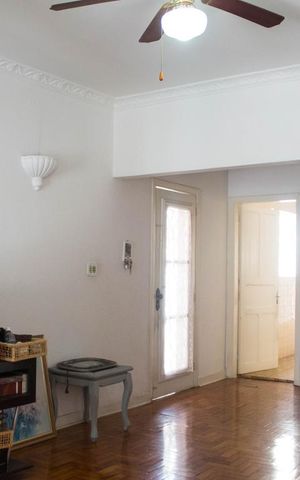 Casa à venda com 205m², 5 quartos e 6 vagas Casa à venda com 205m², 5 quartos e 6 vagasSala